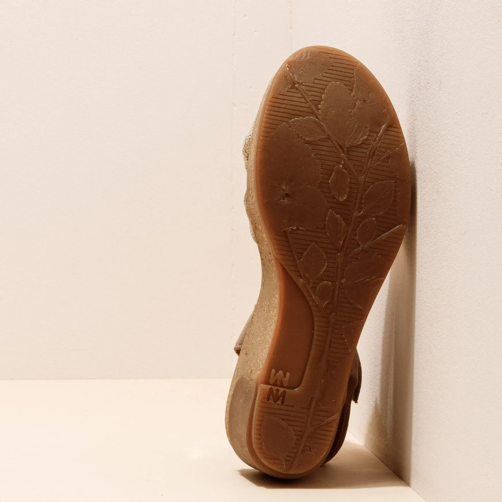 Women El Naturalista Sandals|5038 LEAVES