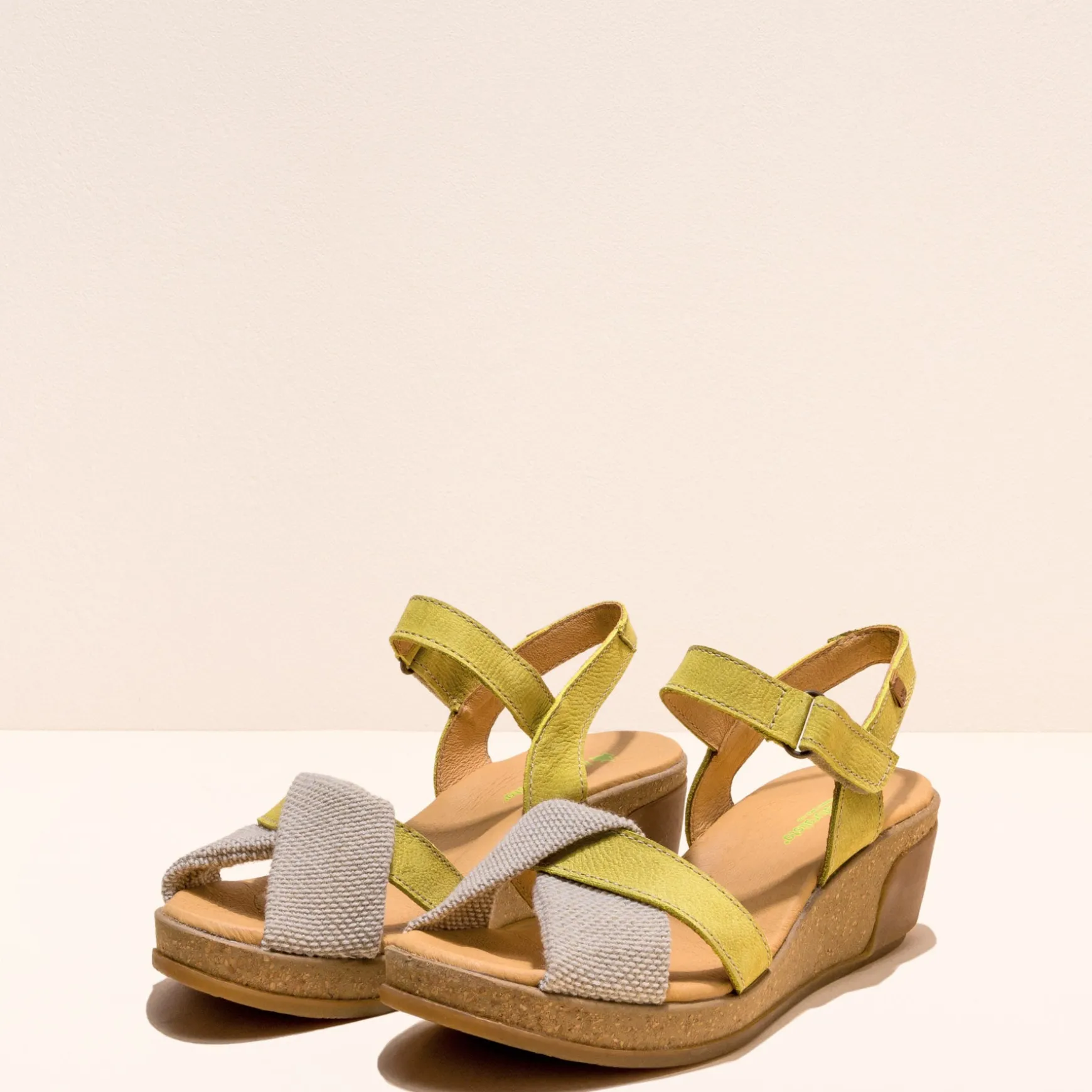 Women El Naturalista Sandals|5038 LEAVES