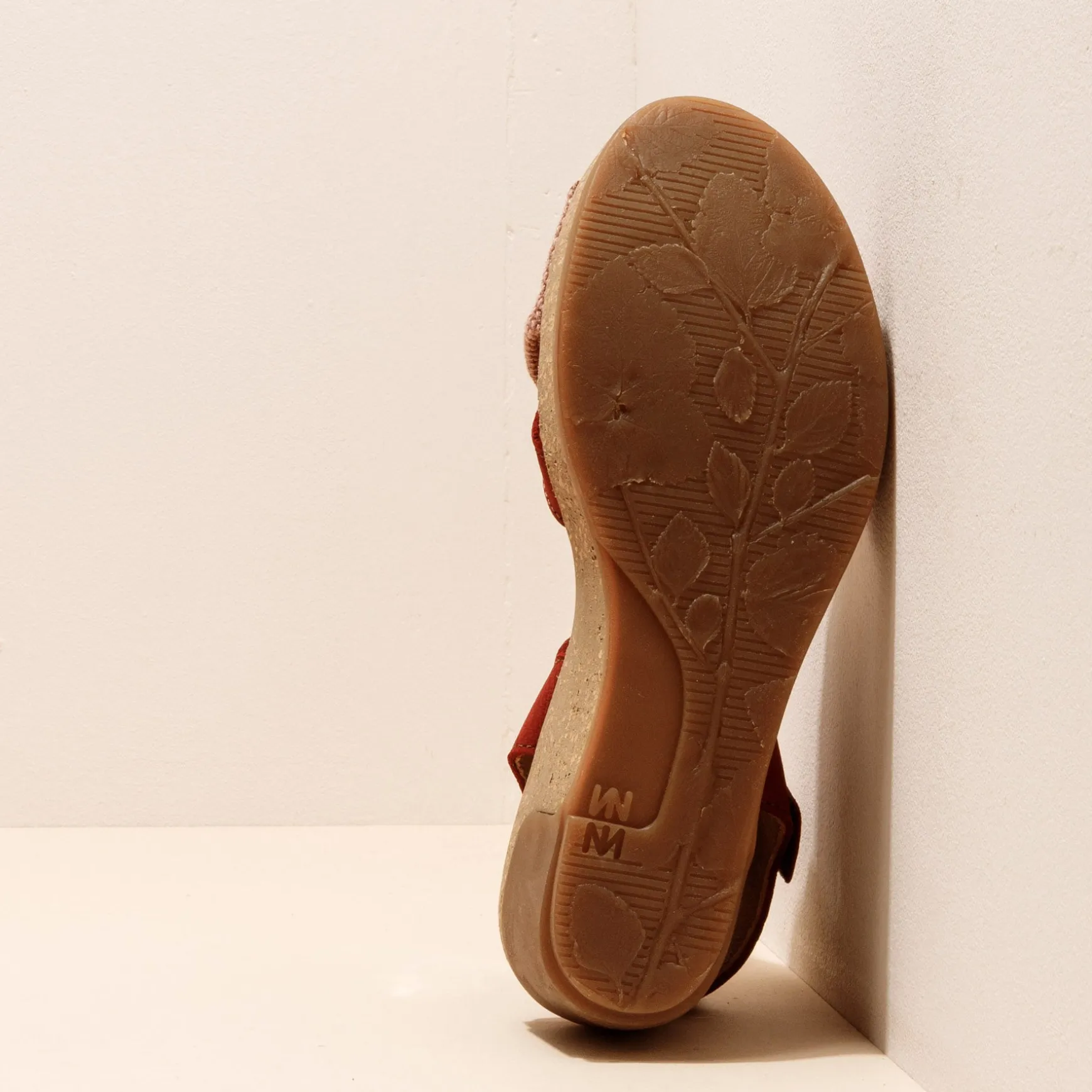 Women El Naturalista Sandals|5038 LEAVES
