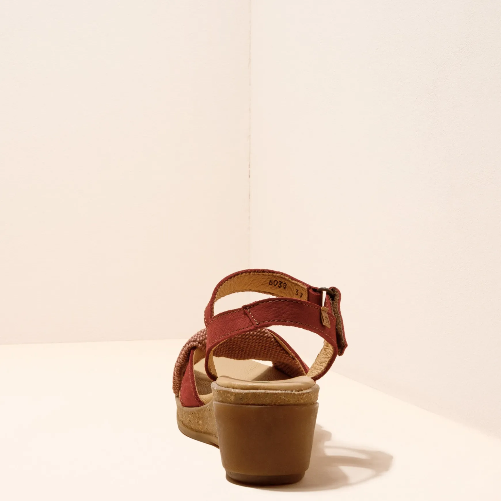 Women El Naturalista Sandals|5038 LEAVES