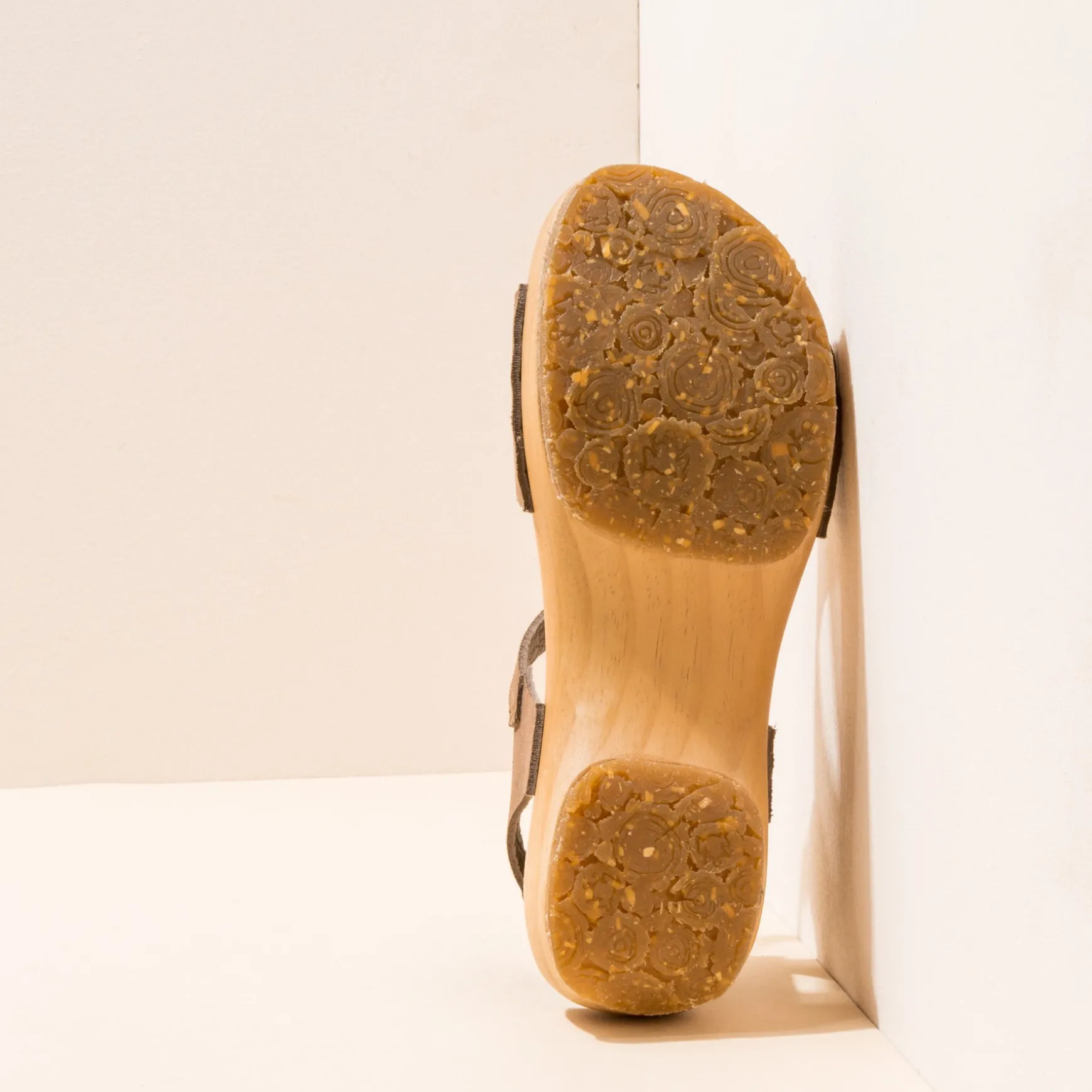 Women El Naturalista Sandals|5831 SHOKUNIN