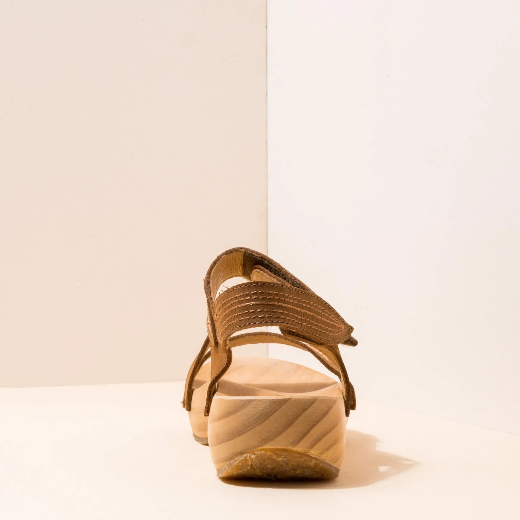 Women El Naturalista Sandals|5830 SHOKUNIN