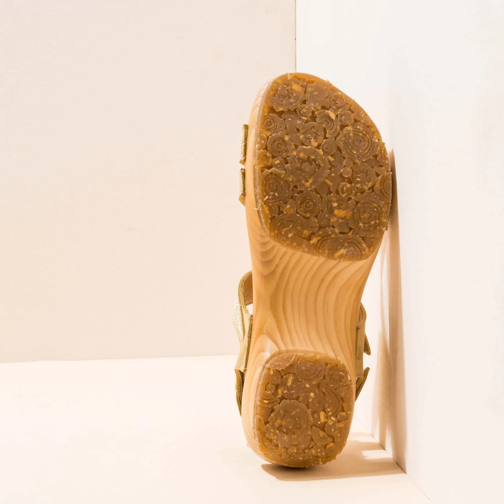 Women El Naturalista Sandals|5830 SHOKUNIN