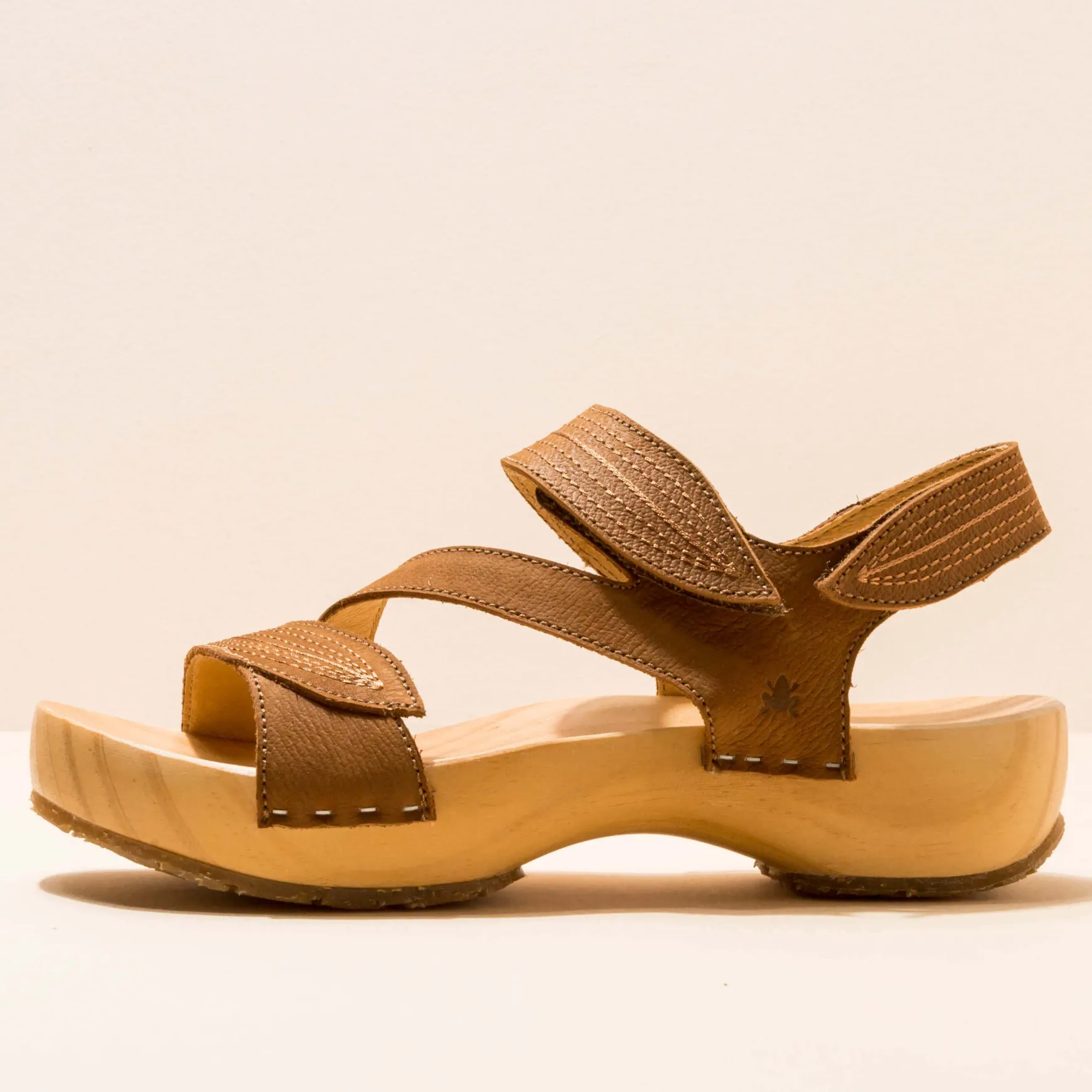 Women El Naturalista Sandals|5830 SHOKUNIN
