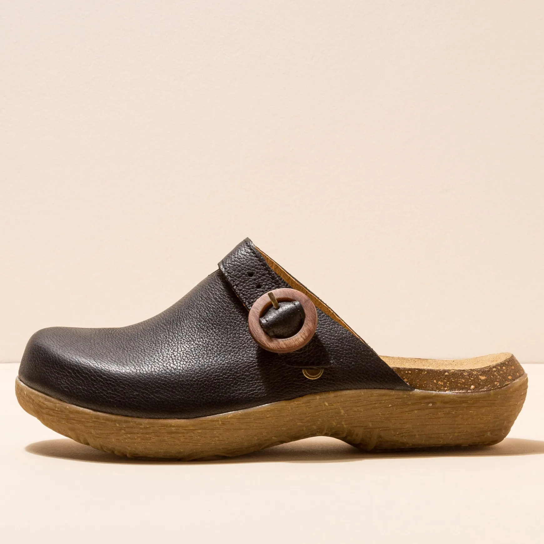 Women El Naturalista Clogs|5701 WAKATIWAI