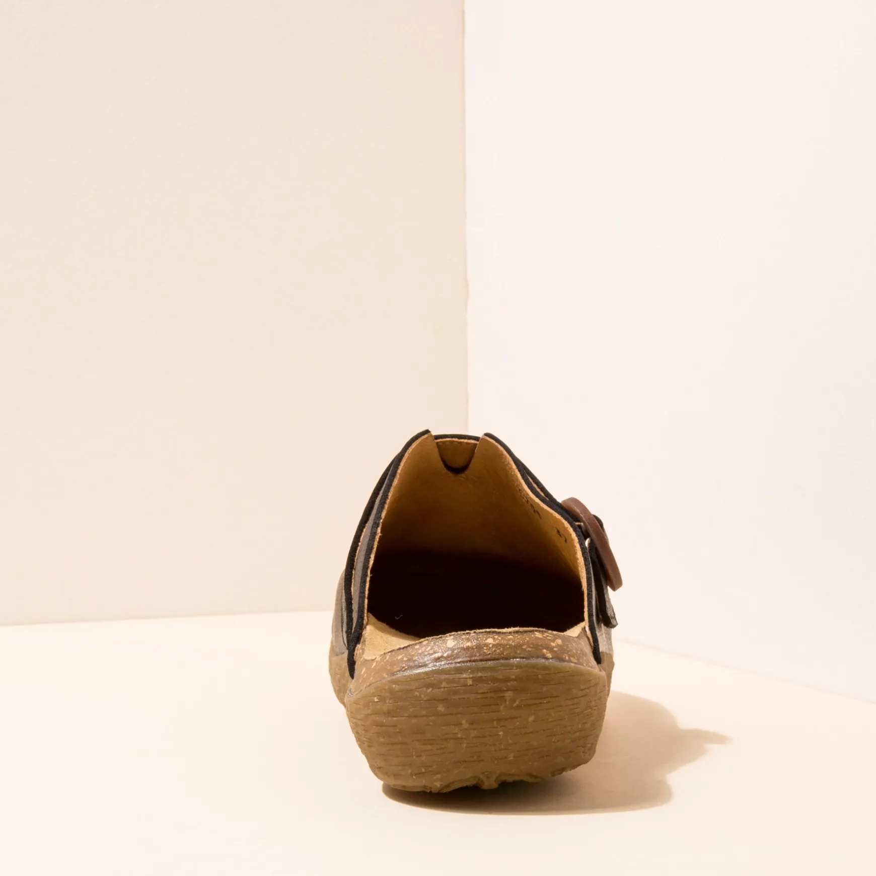 Women El Naturalista Clogs|5701 WAKATIWAI